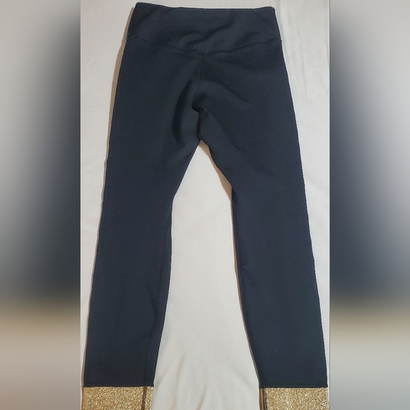 Nike Black and Gold Women's Leggings. Just Do It Logo Down Both Legs. Sz M - Picture 4 of 4